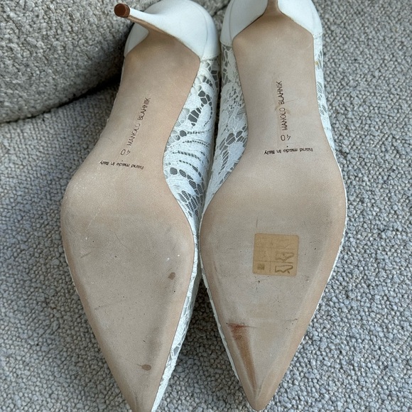 MANOLO BLAHNIK | EU 40
NADIRA WHITE LACE 90 CRYSTAL-EMBELLISHED PUMPS | BRIDAL - Picture 6 of 9